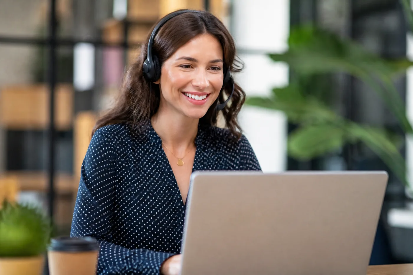 Locomain support team member